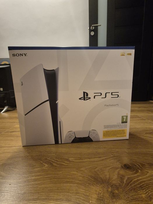 Ps5 slim varianta D chassis 1Tb cu 2 manete+ incarcator+ garantie 1 an