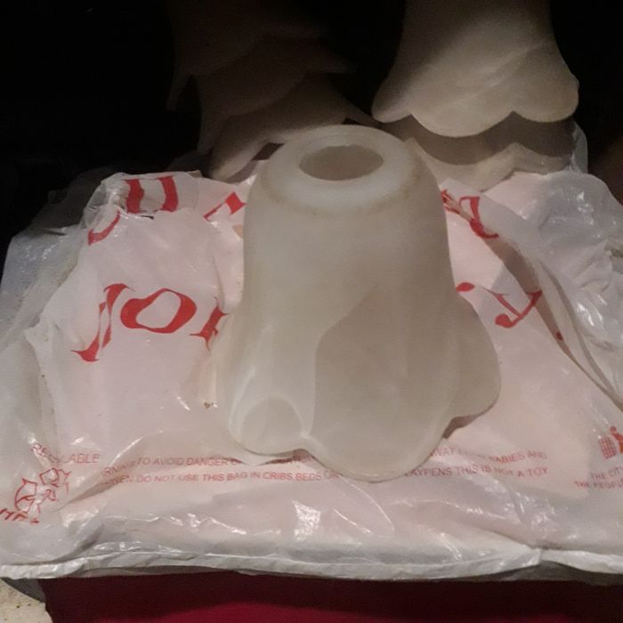 Продам плафони от люстры, на 14 цоколь.