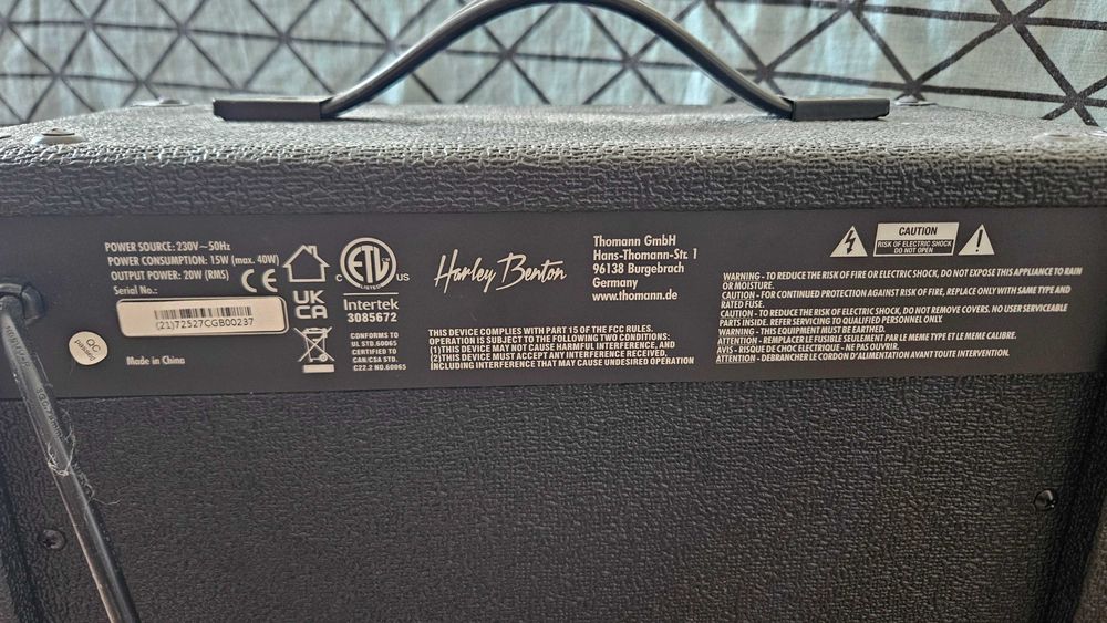 Bass si Amplificator Harley Benton