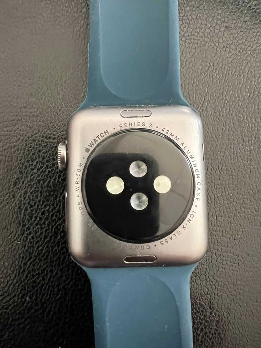 Продавам Apple Watch series 3 42mm aluminum case