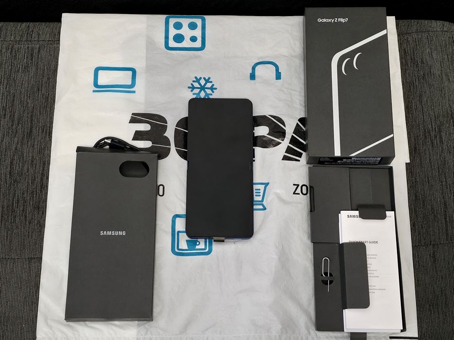 КАТО НОВ 256GB Samsung Z Flip 7 Зора Гаранция 2027г. Blue / Син