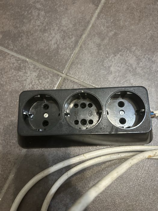 Разклонител с 3 гнезда (работи)