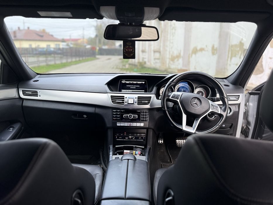 Mercedes-Benz E-klasse  E300 Bluetec Hybrid  volan dreapta uk