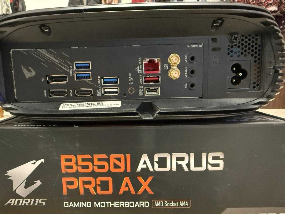 Pc itx Ryzen 5700G, 16 Gb ram 4000mhz cl 17 m2 Samsung 980 pro 250 Gb