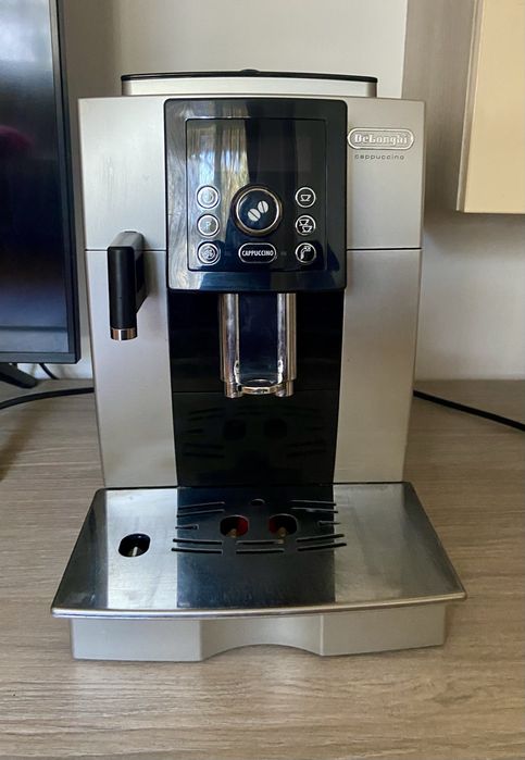 Vand Espressor Delonghi Cappuccino