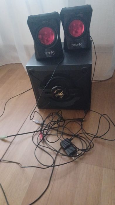 Vînd boxe audio cu amplificator