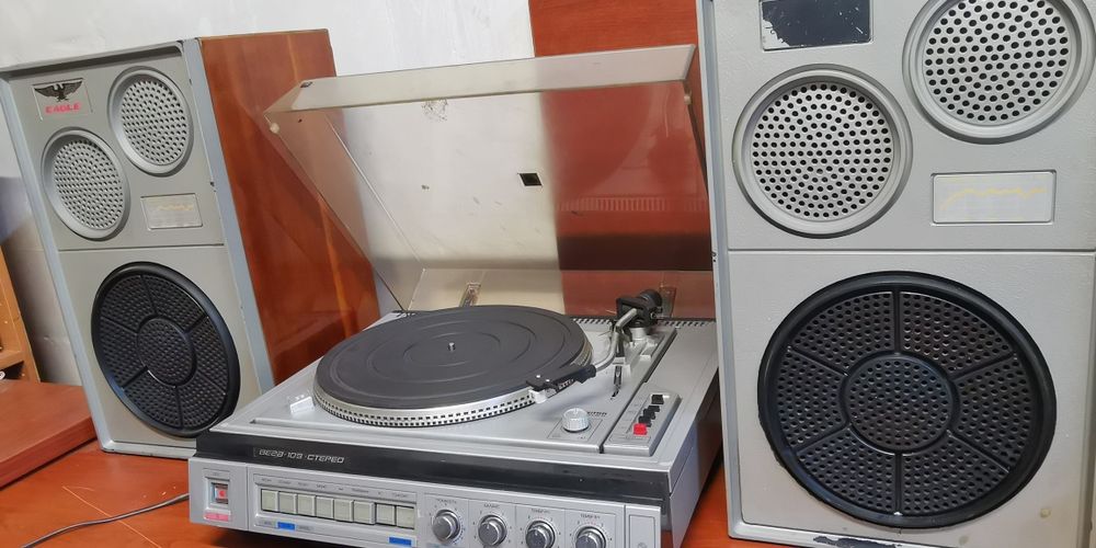 Проигрыватель Вега 109 с колонками