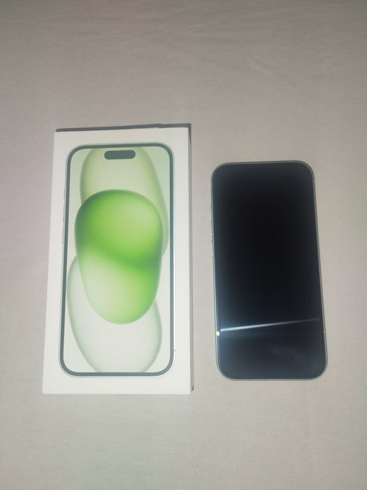 Продавам IPHONE 15 128GB