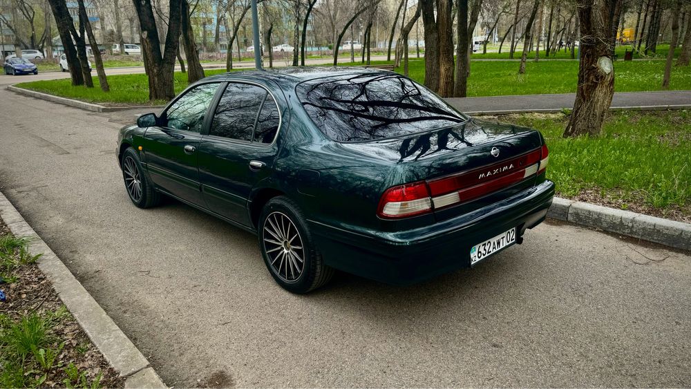 Nissan Maxima 1999 год