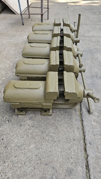 Vând Menghini de 150 mm