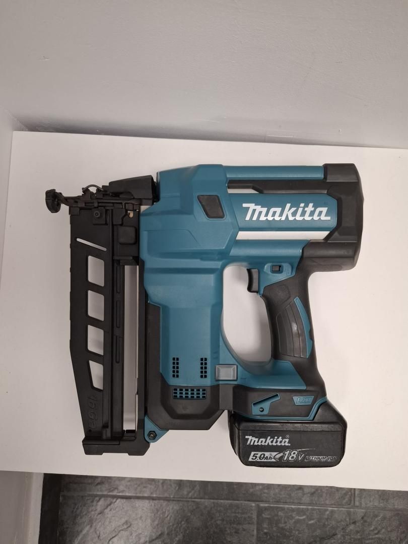 Makita DBN600Z pistol impuscat cuie cu acumulator 18V -P-