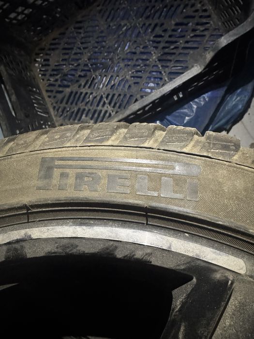 Anvelope cu jante de iarna Pirelli 225/40 R19