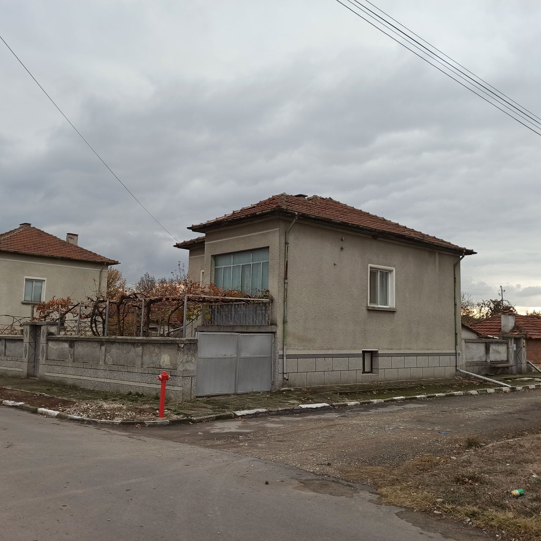 Продава се къща в с. Черна гора