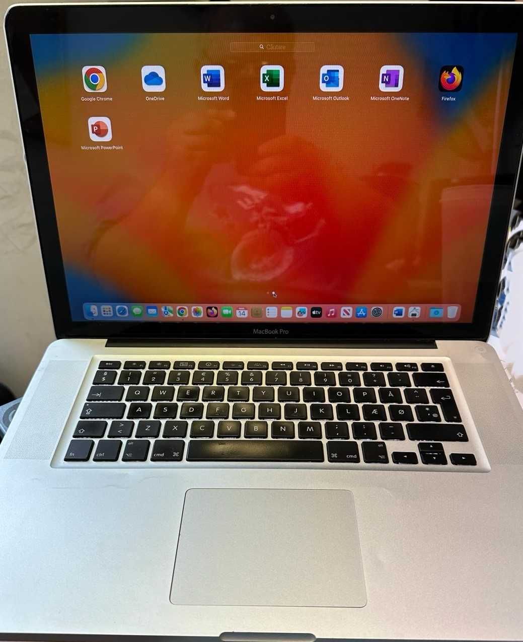 Macbook Pro 15, i5, 4GB RAM, SSD, pret 800 lei