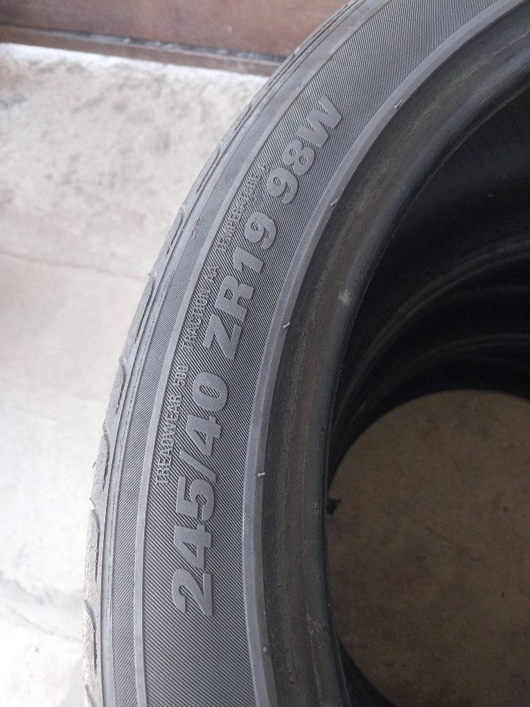 Шины 245 40 r19 в хорошем состоянии