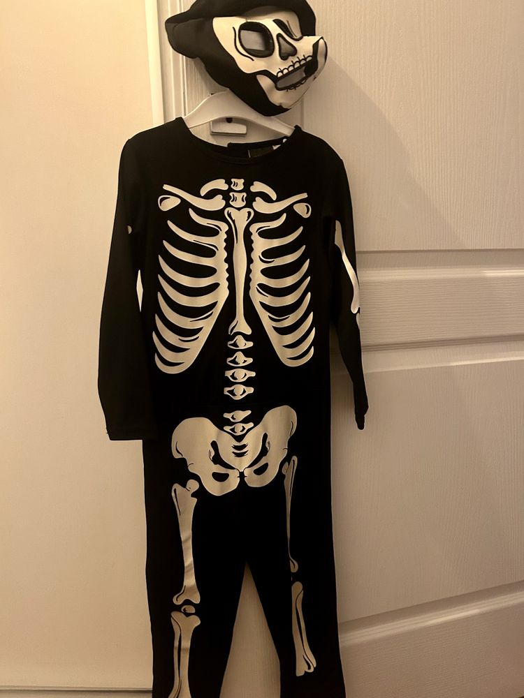 Costum schelet Haloween