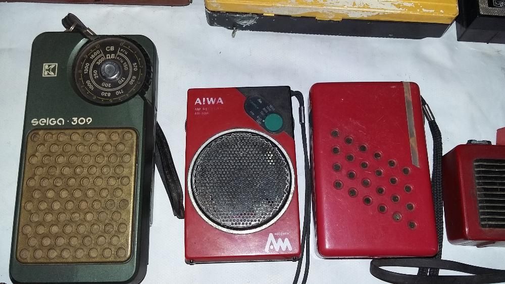 Продавам колекция радиоприемници