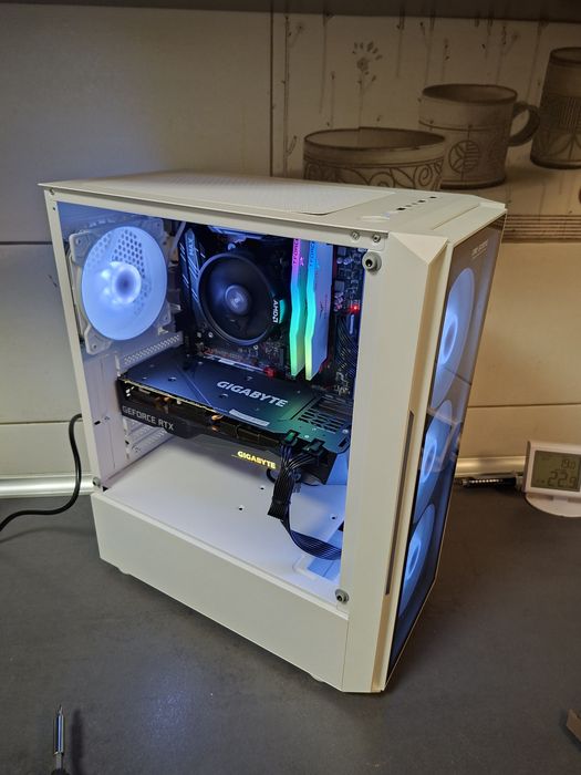PC Ryzen 7 5700G cu RTX 3070