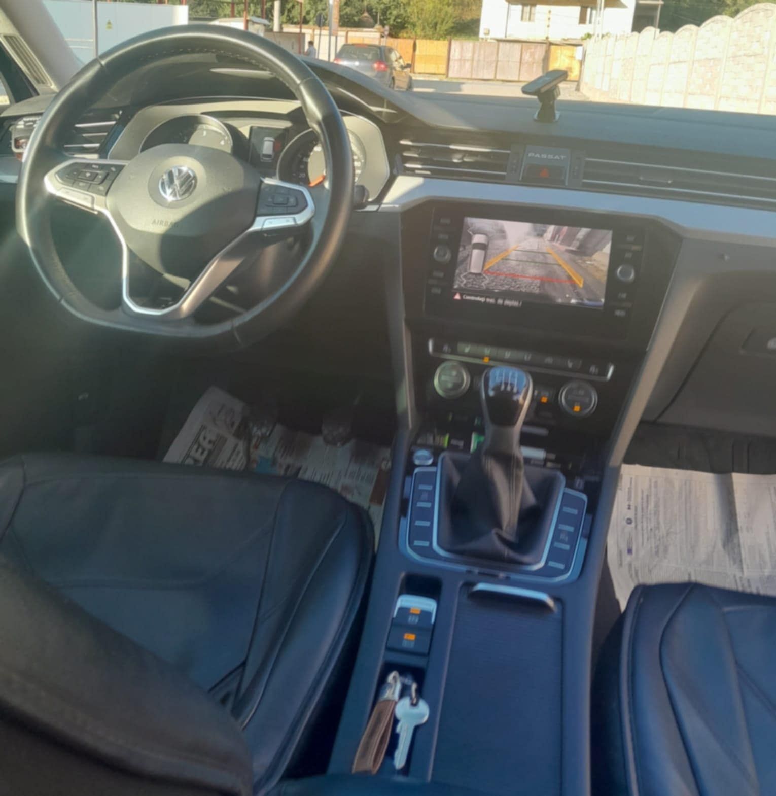 Vând Passat break.Sau schimb cu auto până în 5000e plus diferența