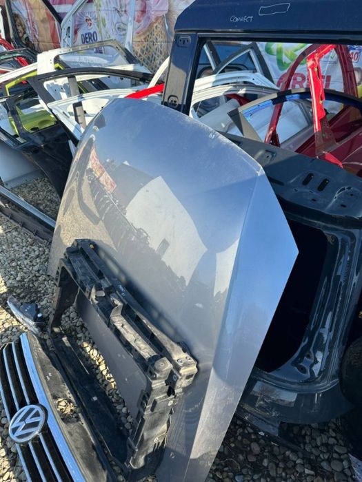 Grila / trager / proiector Volkswagen Passat B8 2015/2016/2017/2018