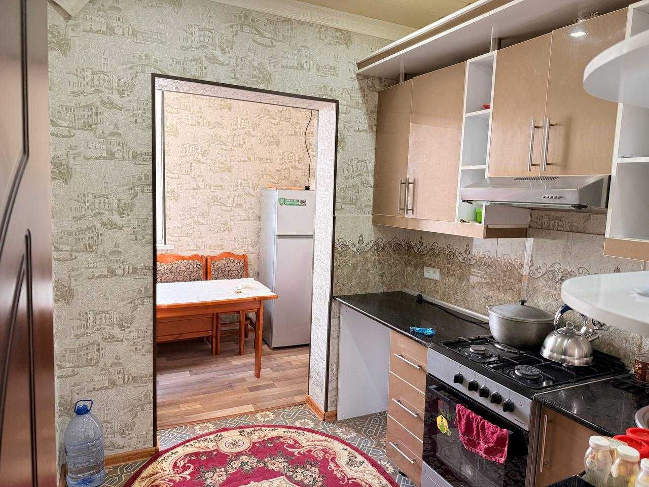 Продаётся своя Квартира 2-х комнатная. Квартал 6/4 г.Ангрен. 2 этаж