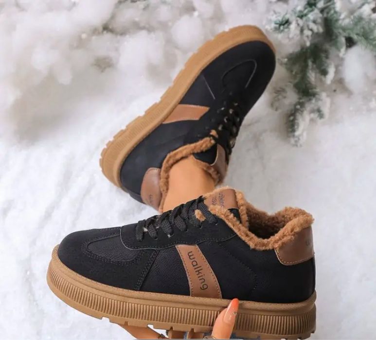 Продается теплые зимные кроссовки