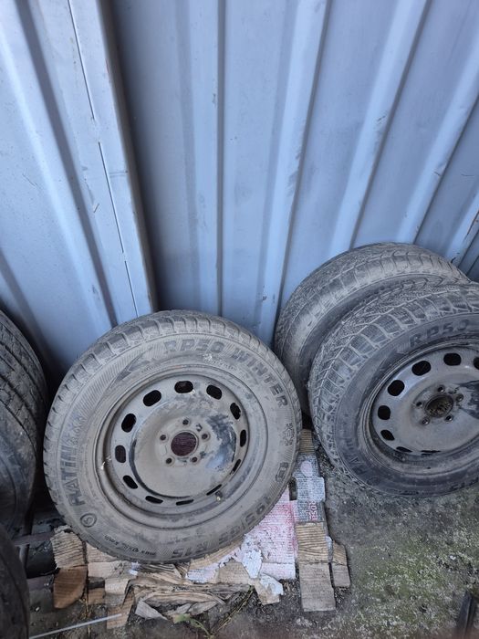 Vând jante de tabla cu tot cu amvelope