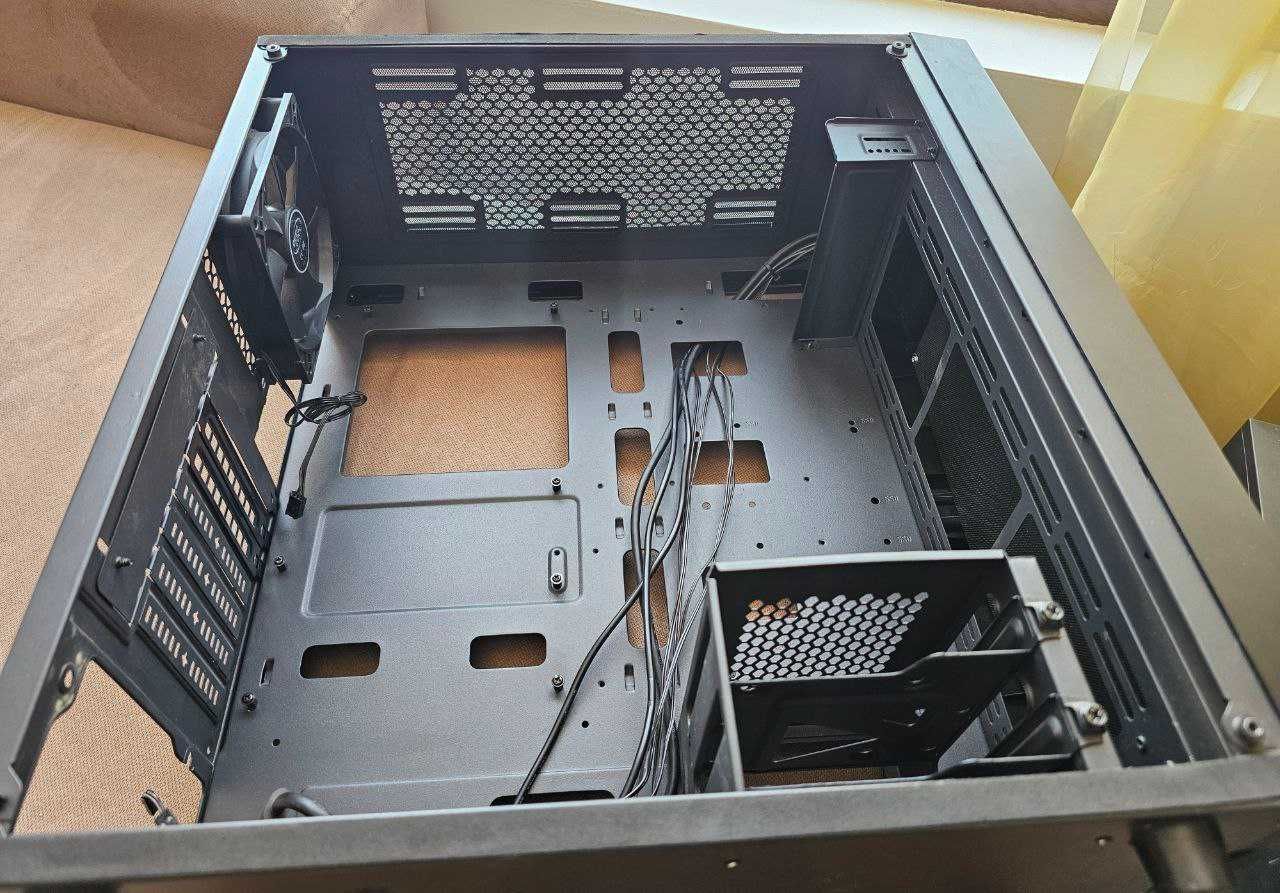 DeepCool E-SHIELD Mini-ITX / Mico-ATX / ATX / E-ATX |Кутия за компютър