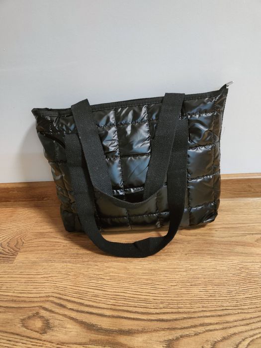 Чисто нова дамска чанта за през рамо, черна, 34x28x9см, с цип