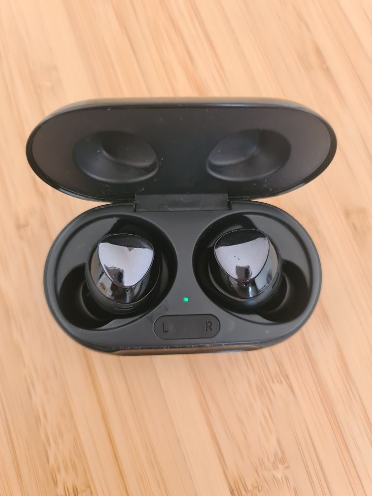 Слушалки Samsung Galaxy Buds+