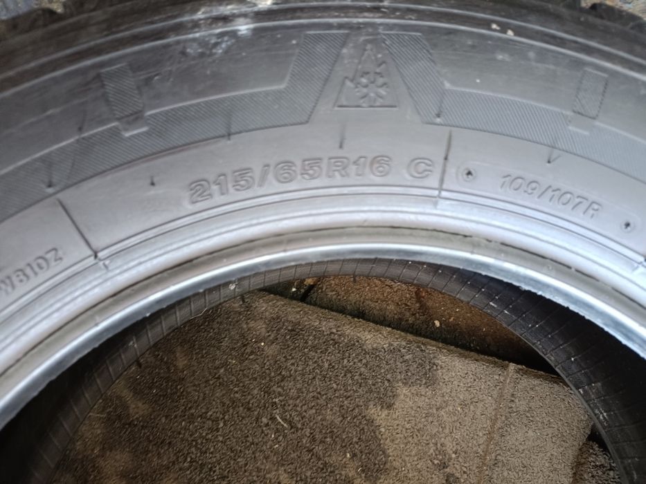 1x 215 65 16c m+s Bridgestone