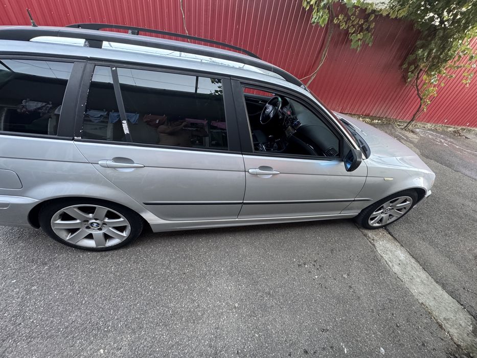 Vand e46 sau schimb cu logan