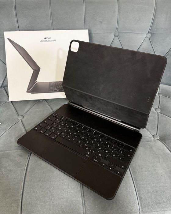 Продам Magic Keyboard для iPad Pro 12,9 5 поколения