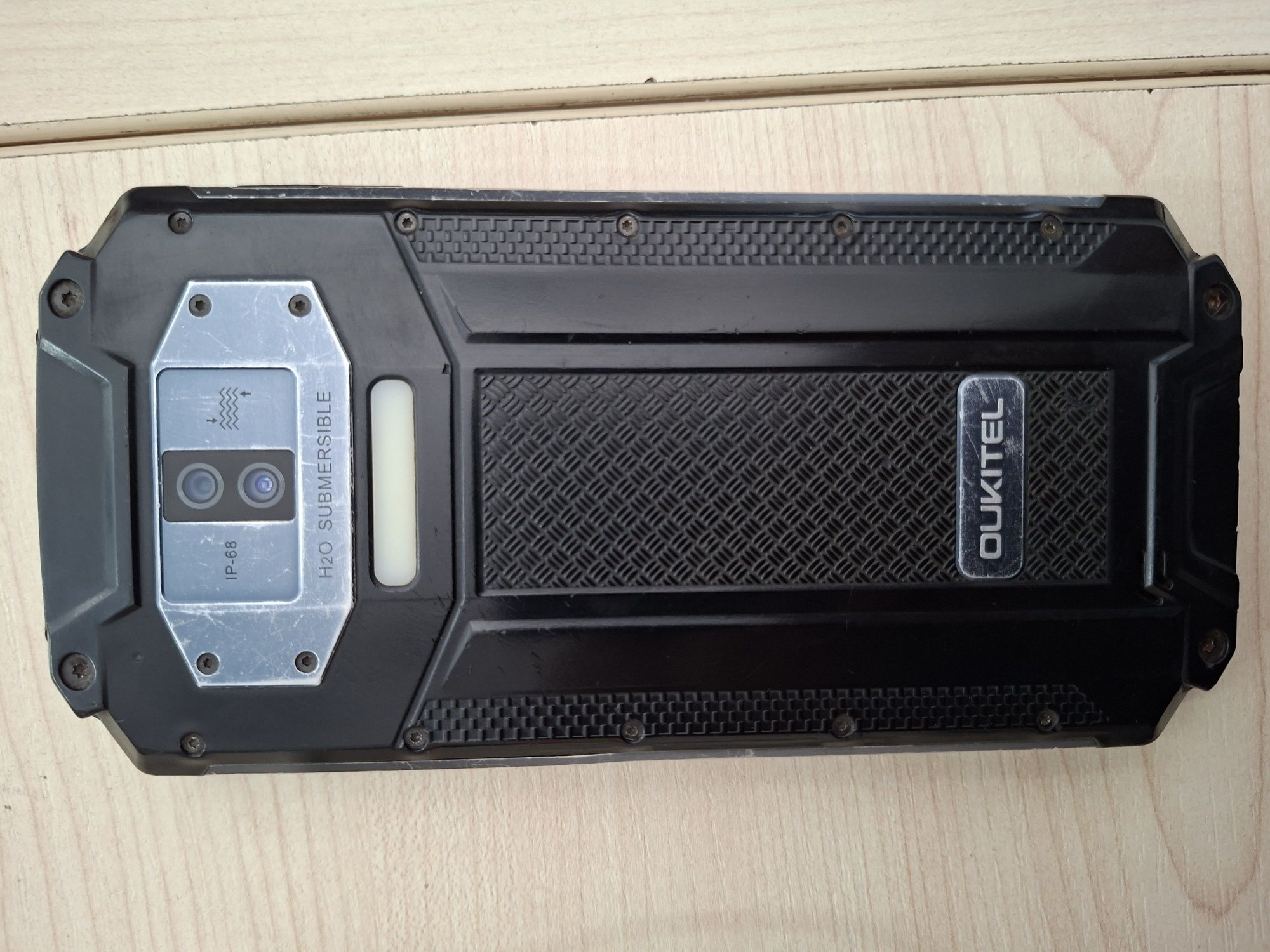 Продам телефон OukitelWP2