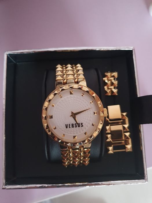 Позлатен 100% оригинален часовник VERSUS BY VERSACE