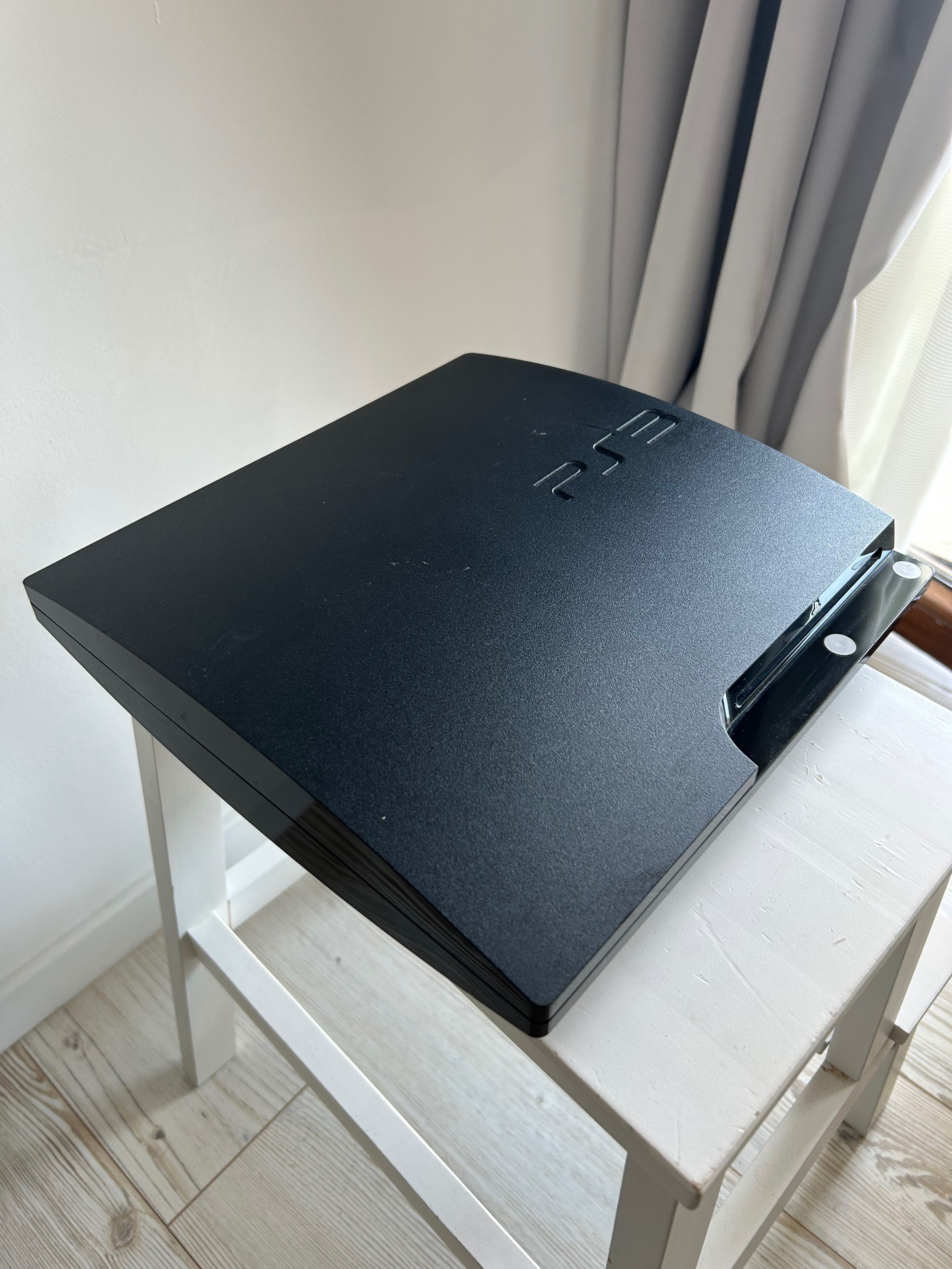 PlayStation 3 – пълен комплект с игри, джойстици, Move и Buzz