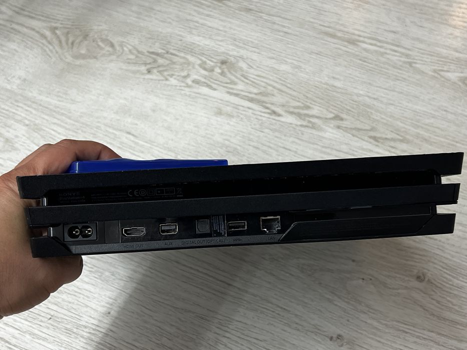 Consola PS4 PRO, 1Tb, Firmware 11.02, controller original