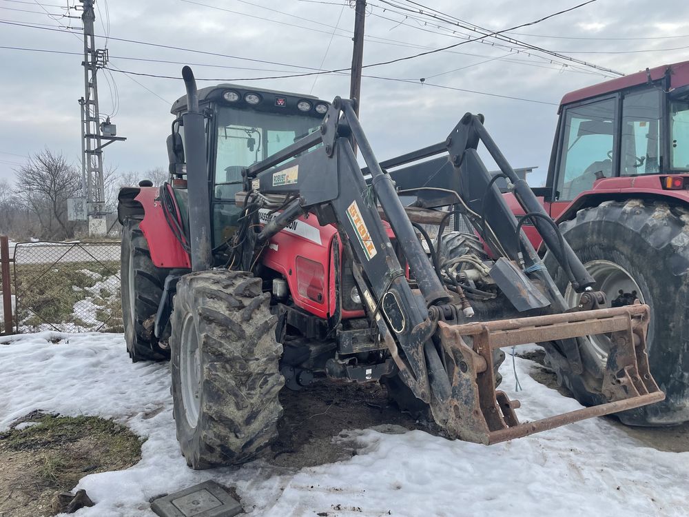 Dezmembrez Massey Ferguson 7465