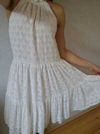 Бяла рокля на H&M
