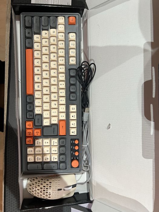 Stream uchun klavatura podsvechkalik