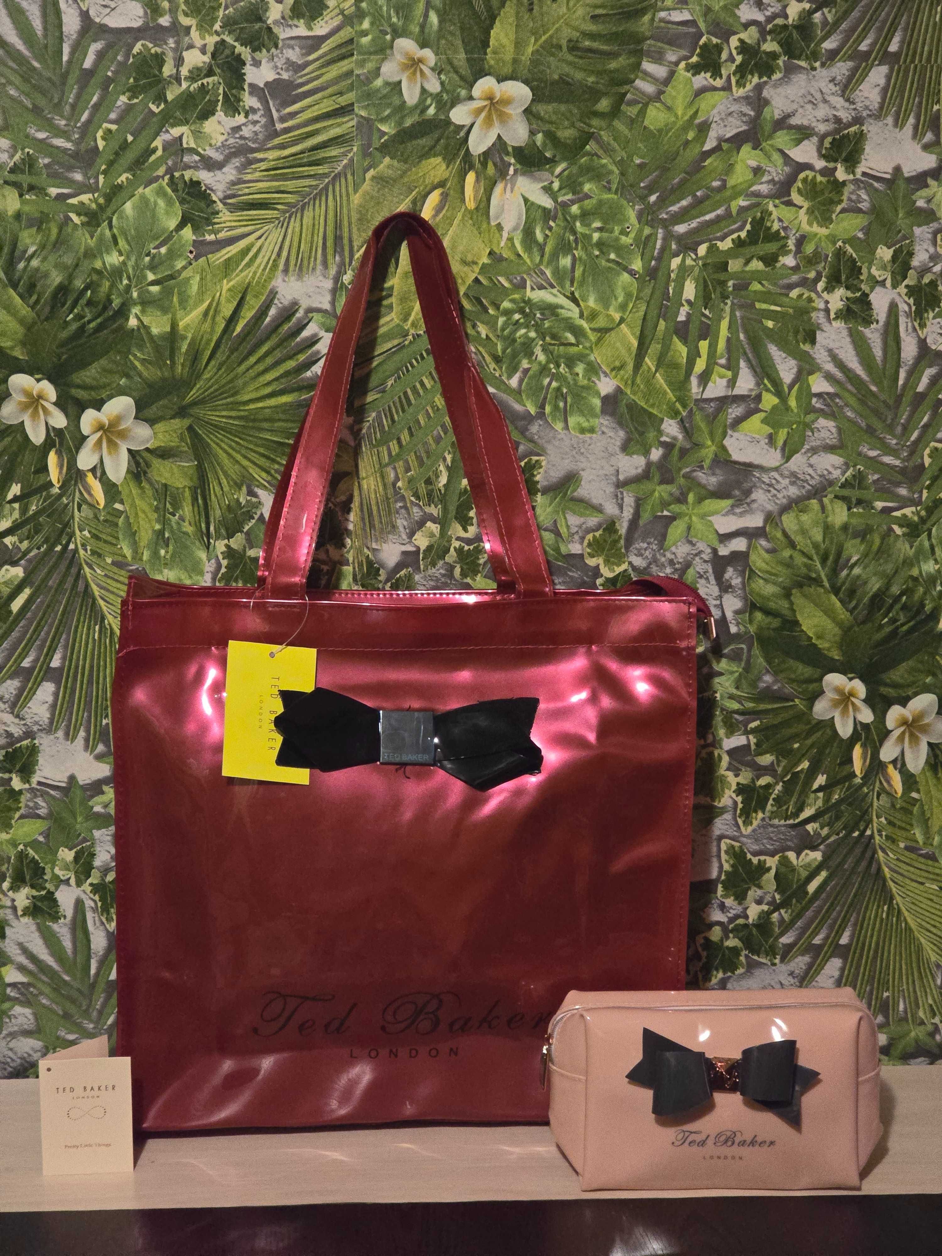 Ted Baker оригинален нов комплект от чанта и несесер