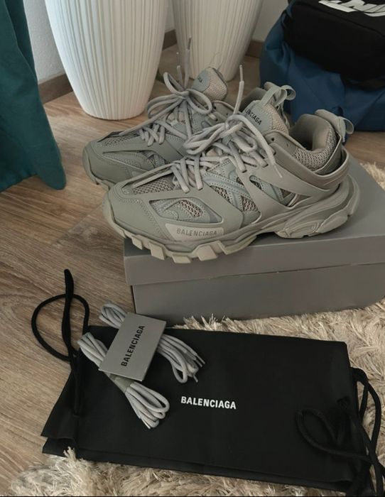 Balenciaga track