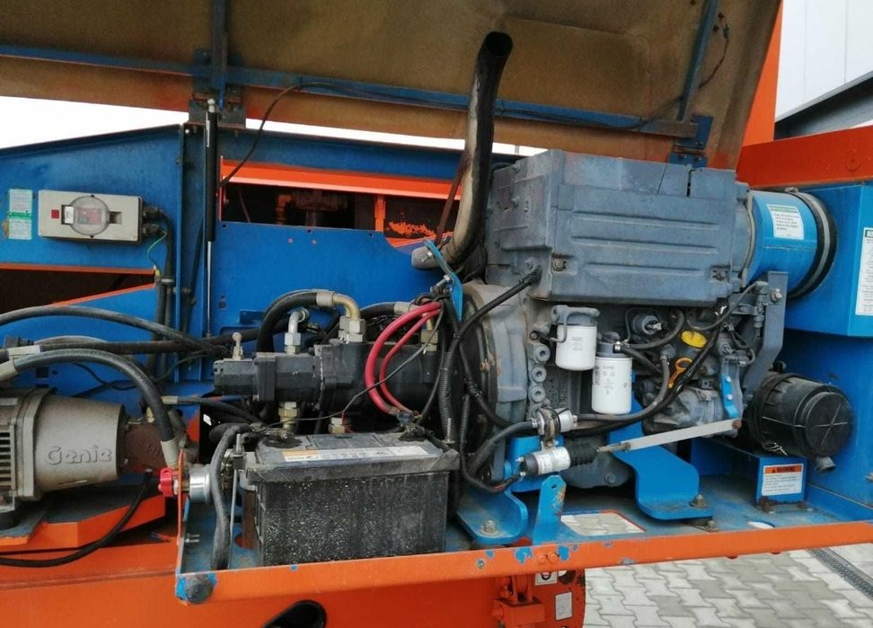 Nacela diesel cu brat telescopic Genie S-45