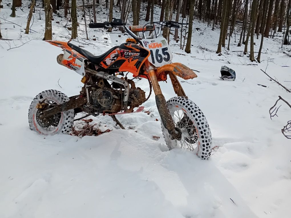 Продавам кросов мотор 125кубика