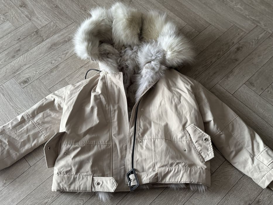 Куртка бежевая , мех лисы.