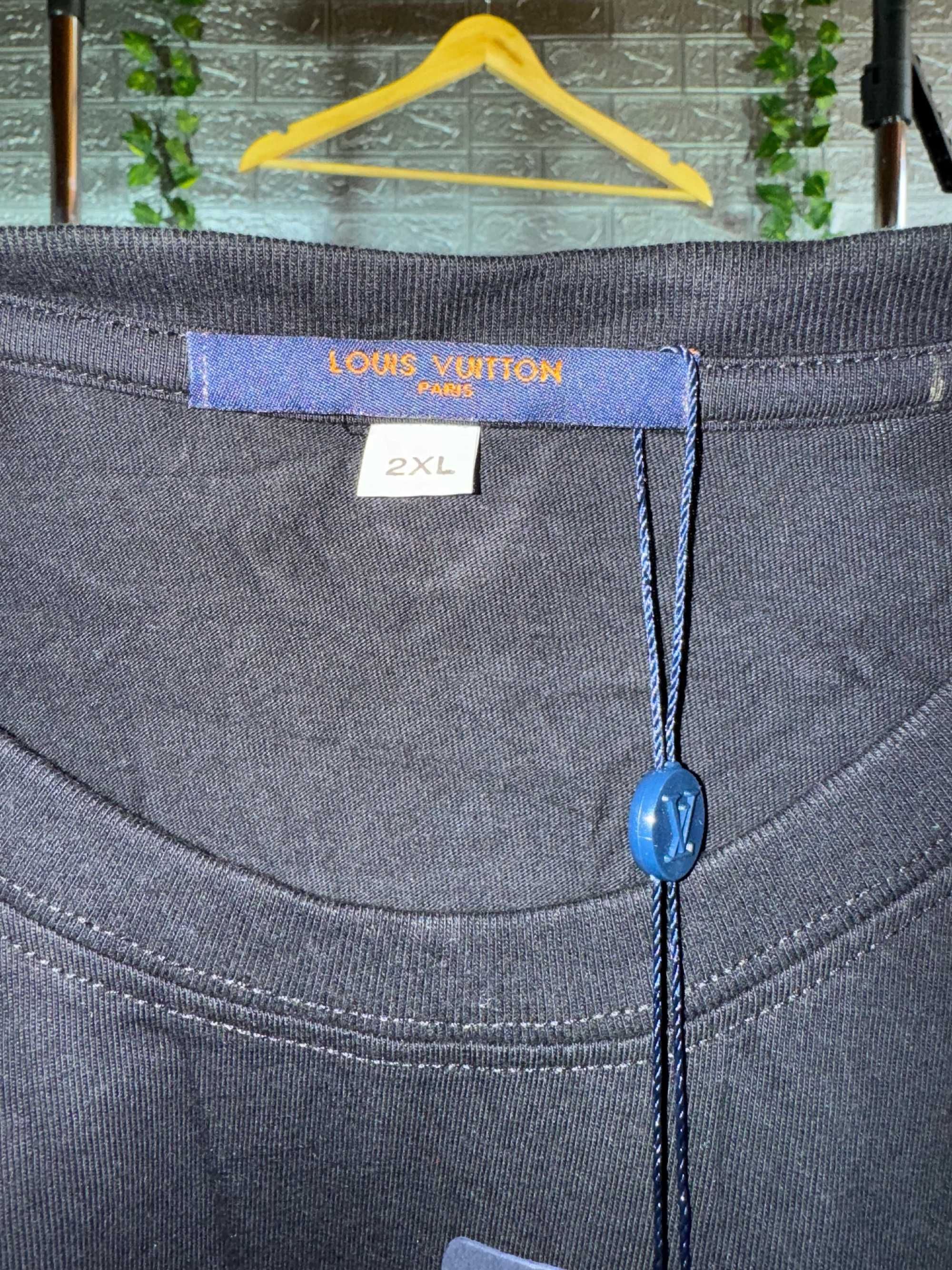 Tricou Louis Vuitton marimea XXL