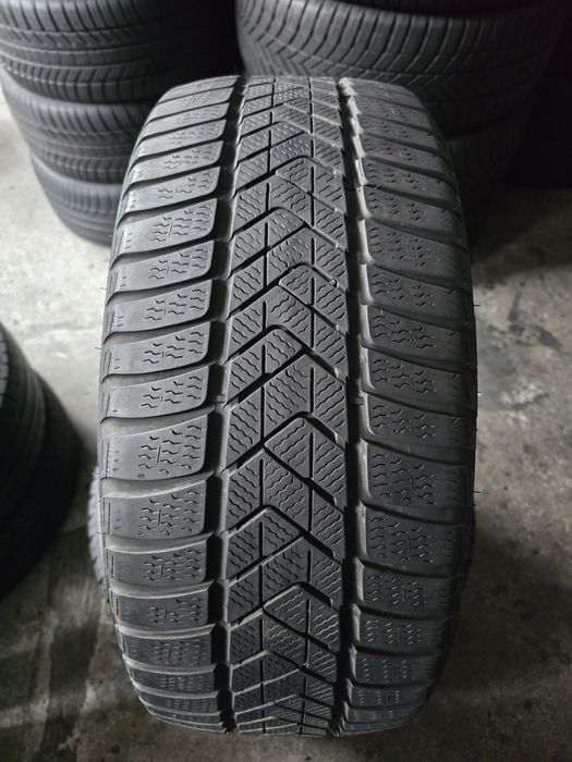 Pirelli 235/35 R20 92W MS iarnă