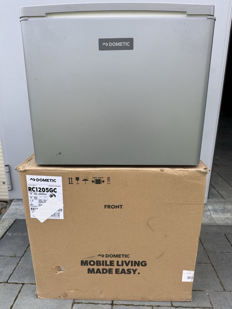 Lada frigorifica Dometic pe Gaz 12V si 220V