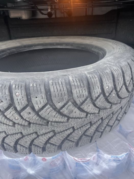 Резина зимняя 215/60 16R