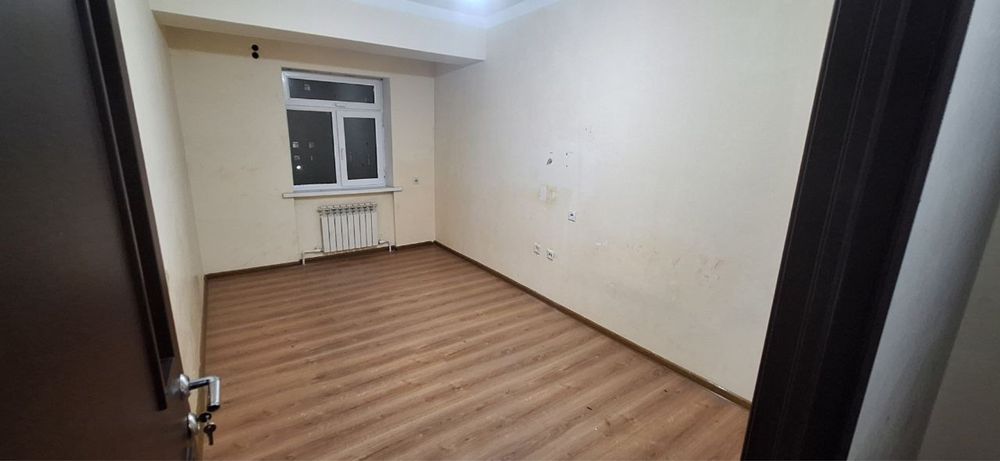 Sergeli 9 hudud 2 xona 4 etaj srochno sotiladi